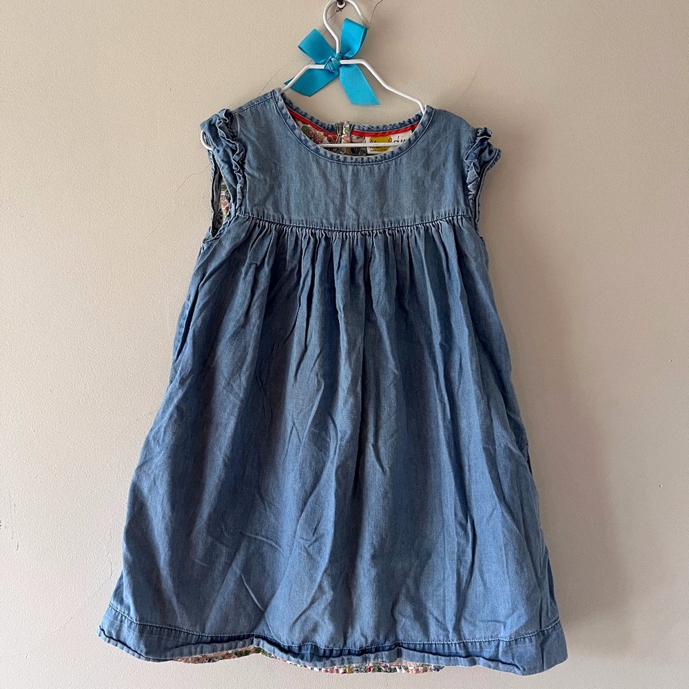 Mini Boden Denim dress with flower pattern lining, and frill sleeves size 7-8